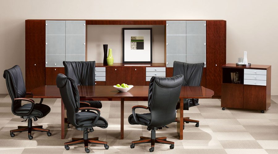 Modern Office Furniture-Basic Things to Know While Choosing Boardroom Furniture