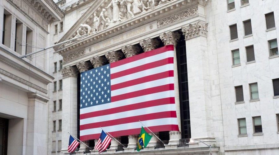 New York Stock Markets Mostly Higher After Fed Minutes